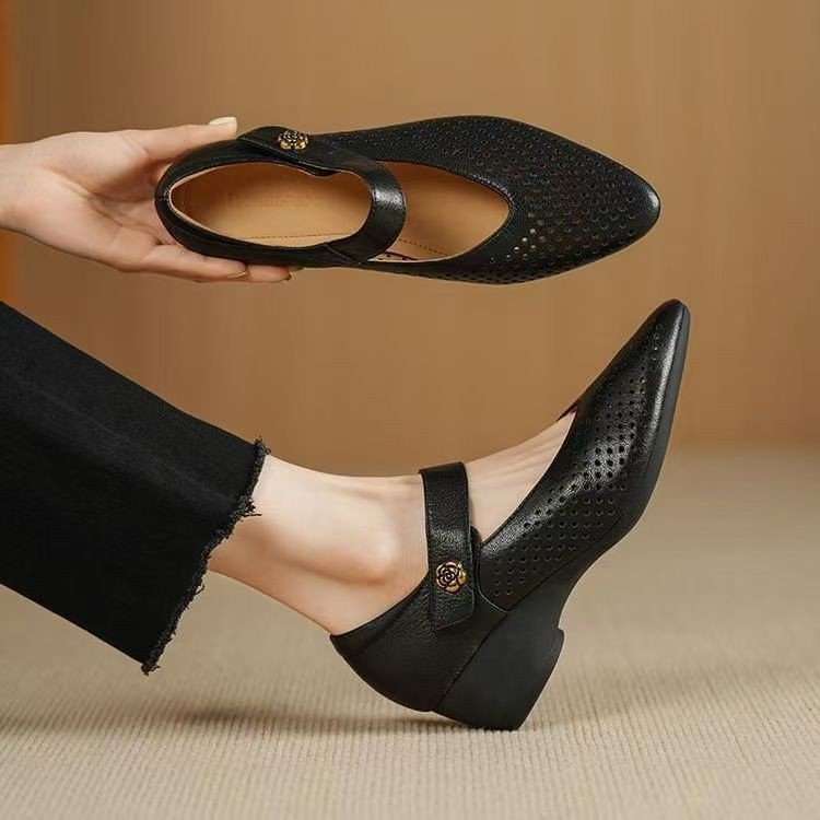 Women’s Retro Pointed High Heels